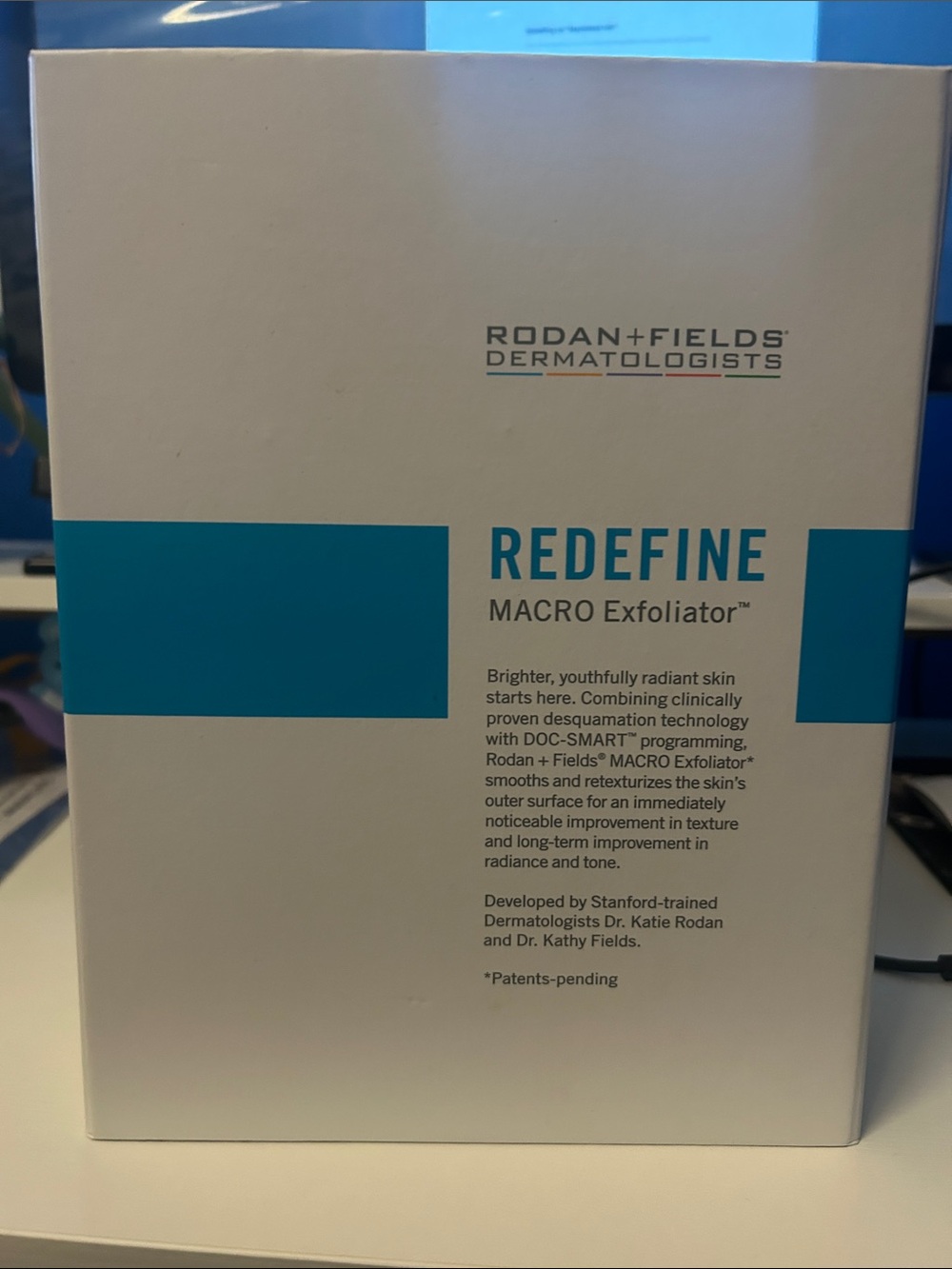 Rodan + Fields REDEFINE Macro Exfoliator White and Teal Box